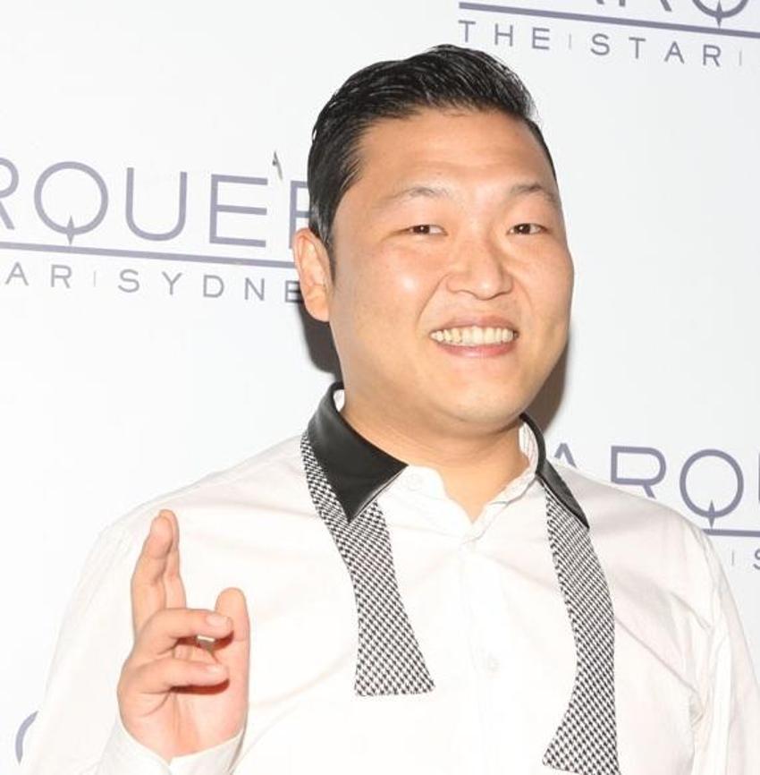 PSY hayranlarını şaşırttı