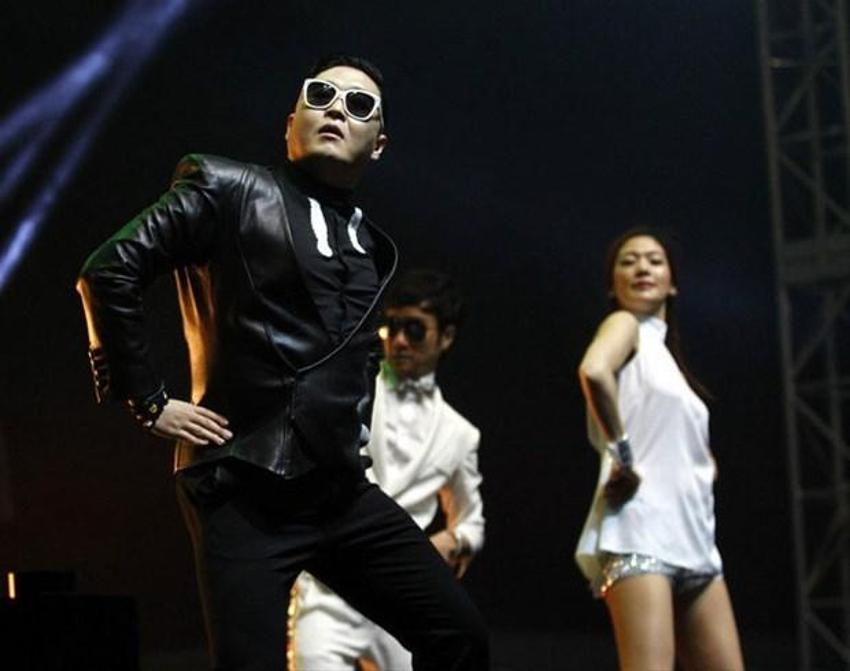 PSY hayranlarını şaşırttı