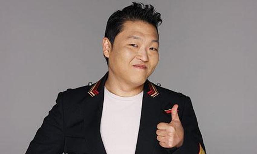 PSY hayranlarını şaşırttı