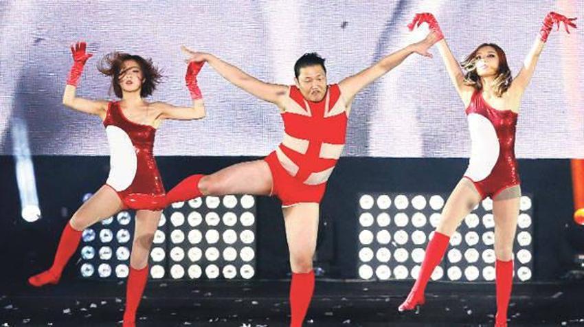 PSY hayranlarını şaşırttı