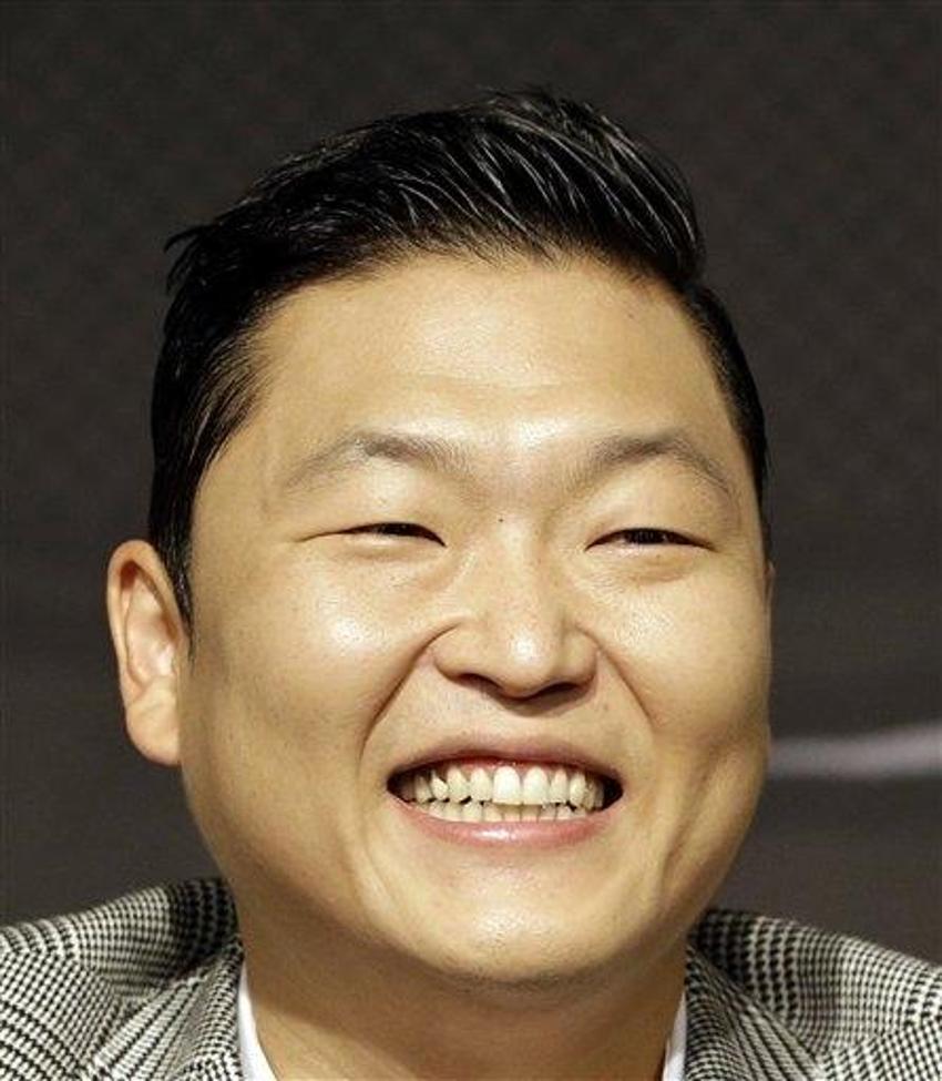 PSY hayranlarını şaşırttı