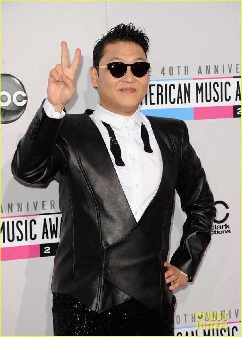 PSY hayranlarını şaşırttı