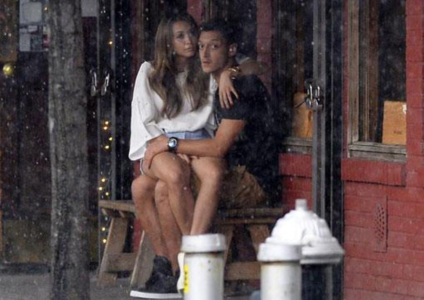 Mesut Özil ve Mandy Capristo