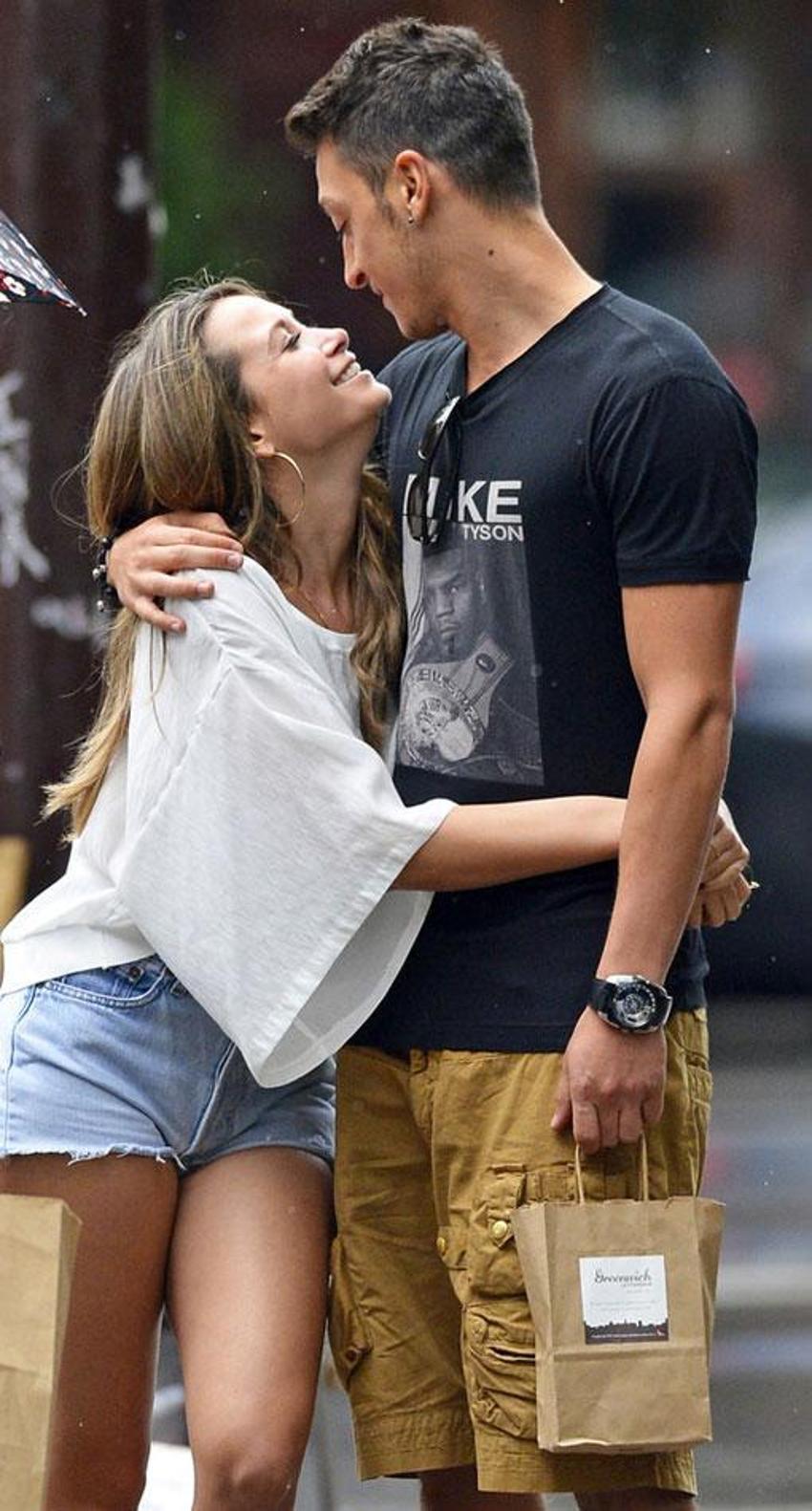 Mesut Özil ve Mandy Capristo