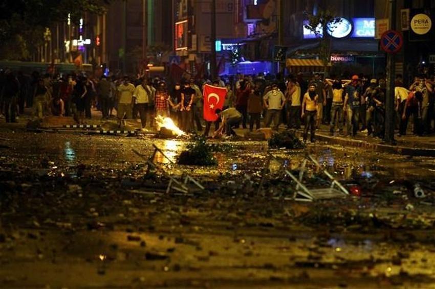 İzmir yangın yeri!