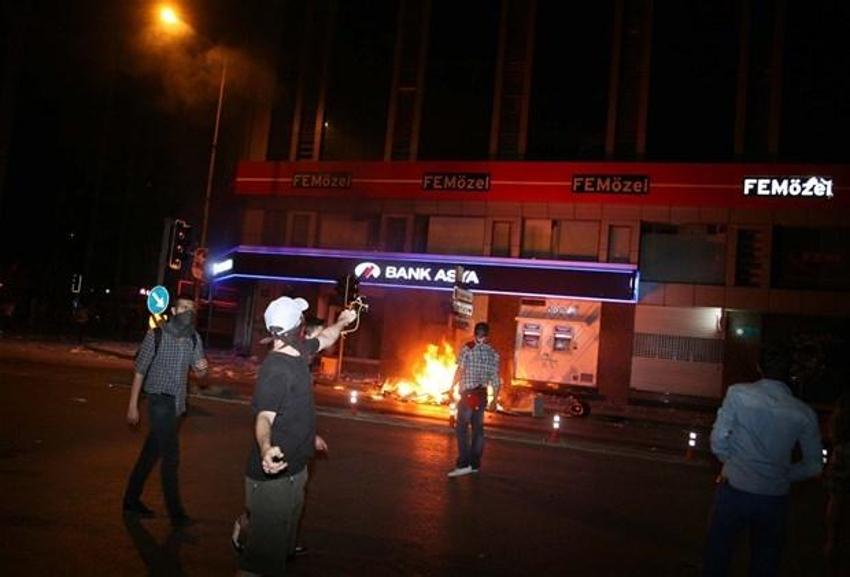 İzmir yangın yeri!