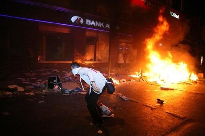 İzmir yangın yeri!
