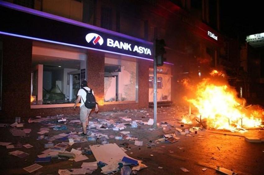 İzmir yangın yeri!
