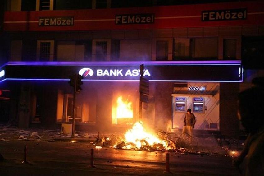 İzmir yangın yeri!