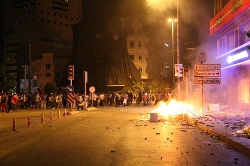 İzmir yangın yeri!