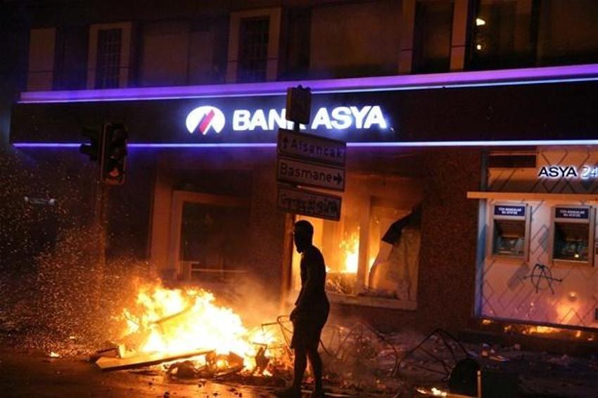 İzmir yangın yeri!