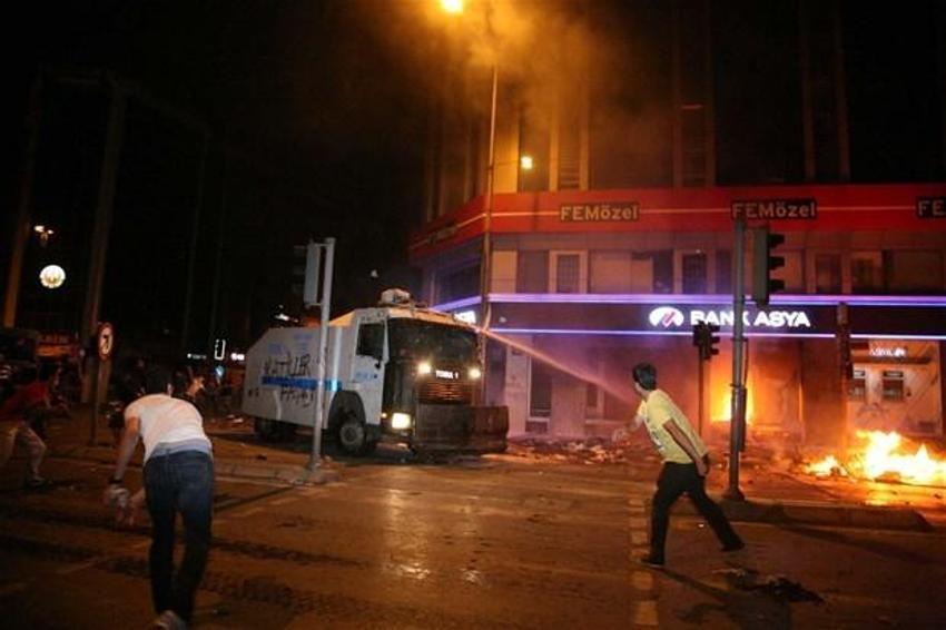 İzmir yangın yeri!