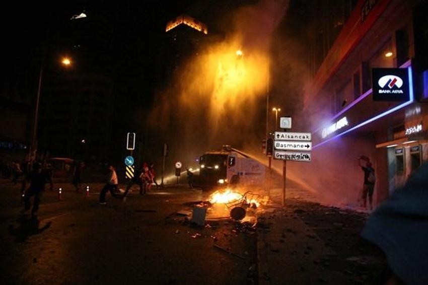 İzmir yangın yeri!