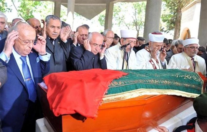 Nazmiye Demirel uğurlanıyor