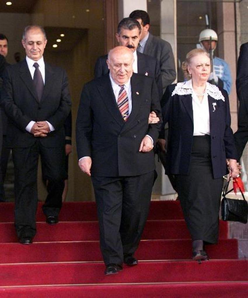 Nazmiye Demirel vefat etti!