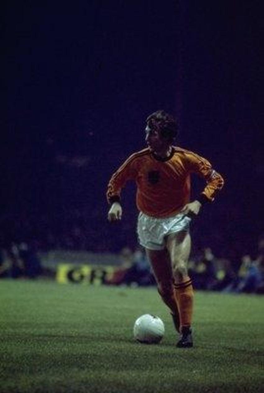 Futbol tarihinin 50 en iyi ortasaha oyuncusu
