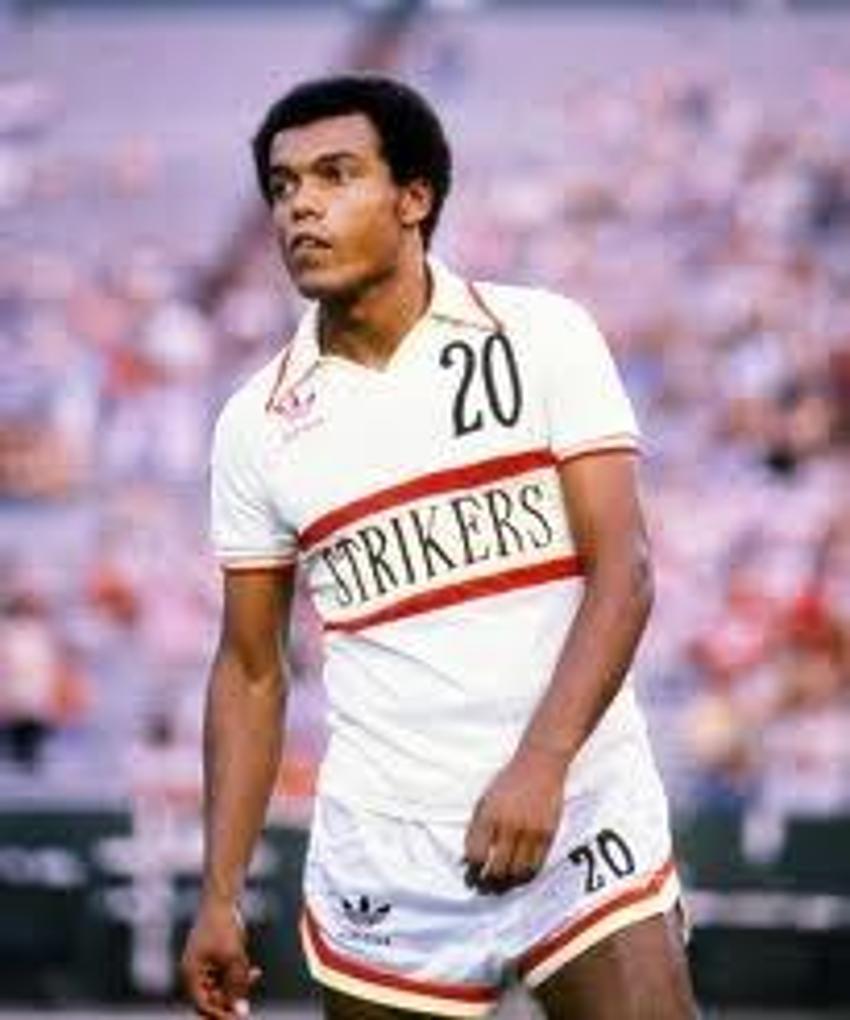 Futbol tarihinin 50 en iyi ortasaha oyuncusu