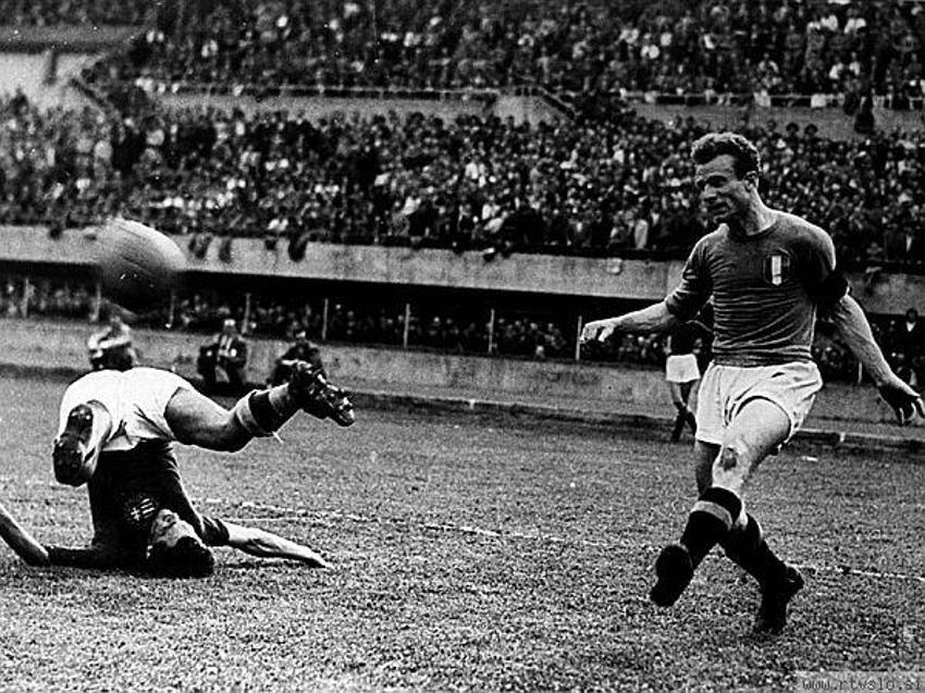 Futbol tarihinin 50 en iyi ortasaha oyuncusu