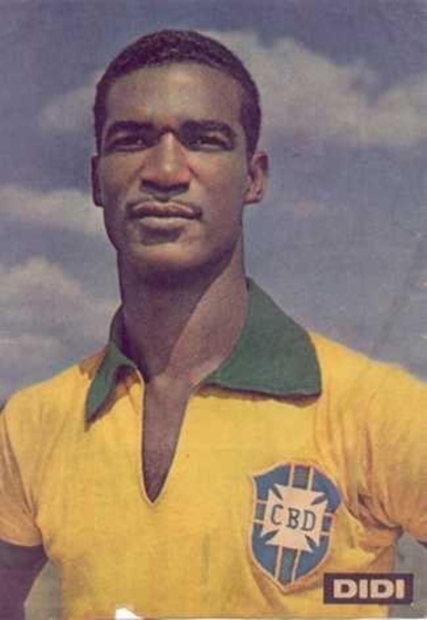 Futbol tarihinin 50 en iyi ortasaha oyuncusu