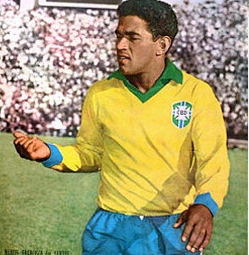 Futbol tarihinin 50 en iyi ortasaha oyuncusu
