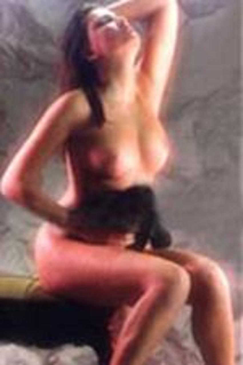 Ünlü sunucudan seksi fotoğraflar