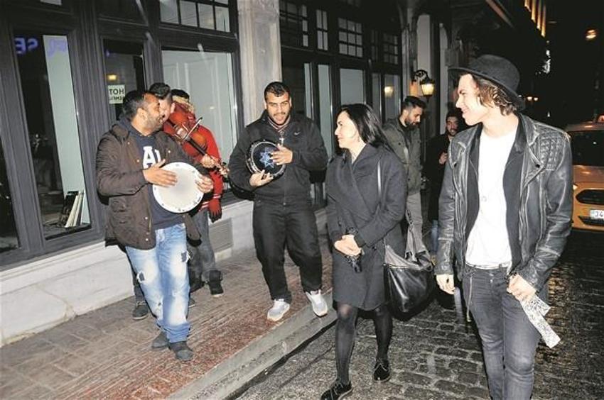 Şevval Sam