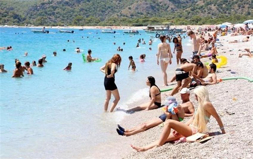 Tatilciler Fethiye'ye akın etti