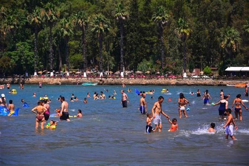 Tatilciler Fethiye'ye akın etti