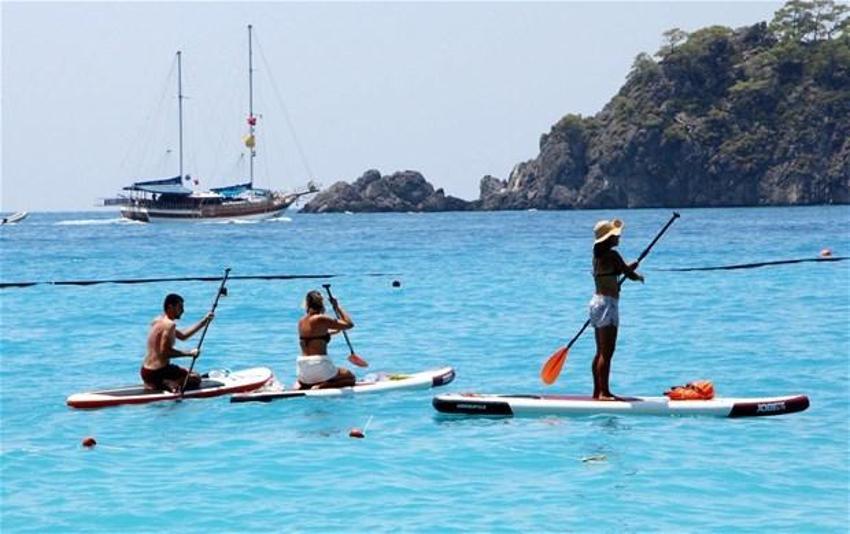 Tatilciler Fethiye'ye akın etti