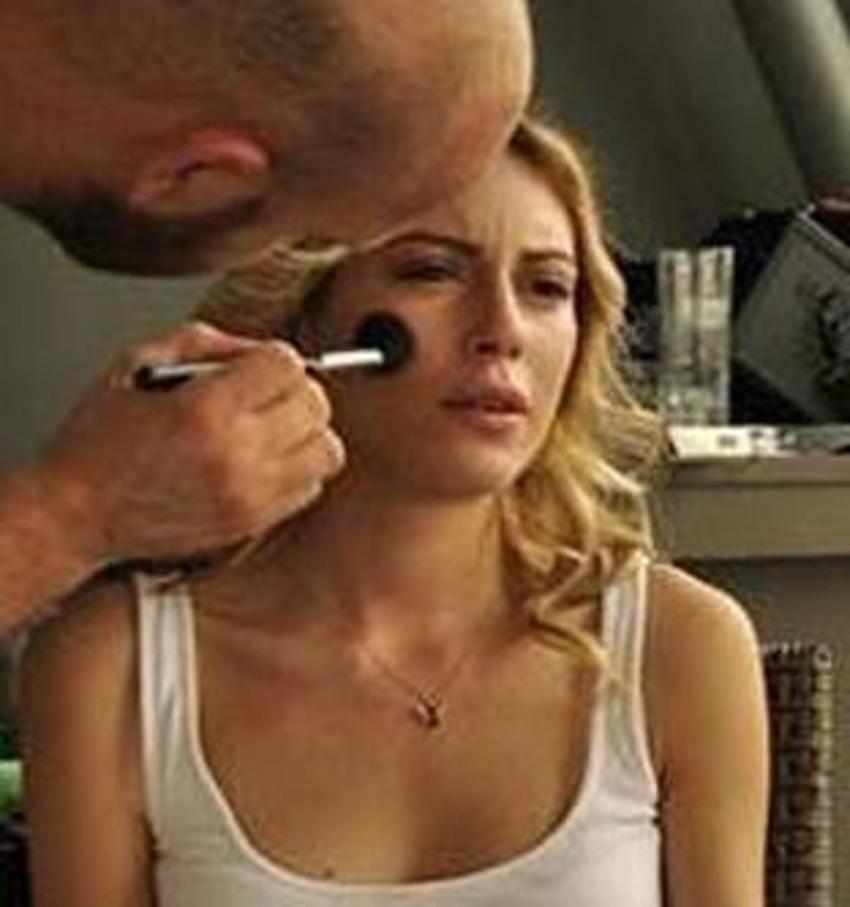 Ünlülerin makyajsız hali şaşırttı