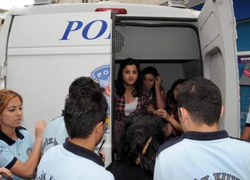 Trabzon'da yumurtalı protesto