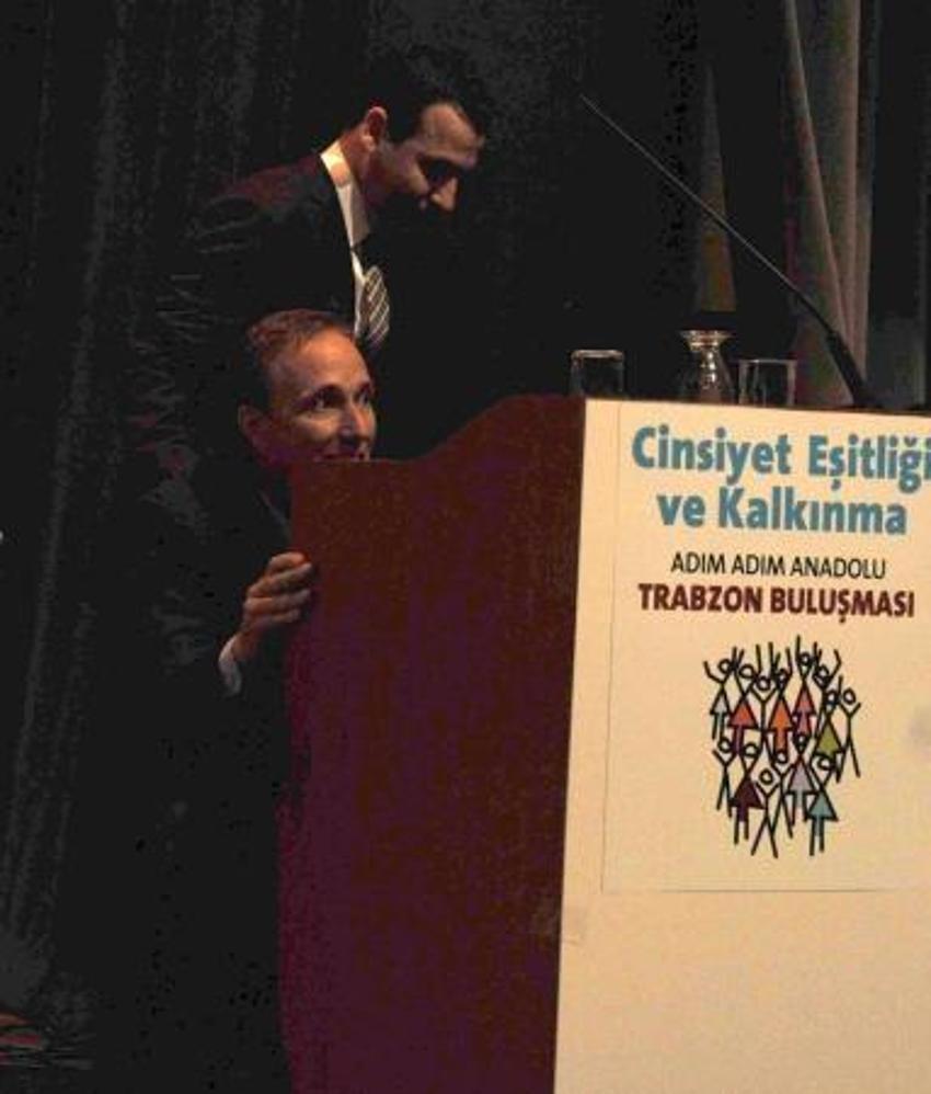Trabzon'da yumurtalı protesto