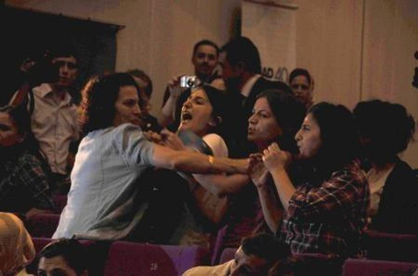 Trabzon'da yumurtalı protesto