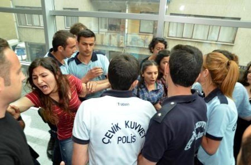 Trabzon'da yumurtalı protesto