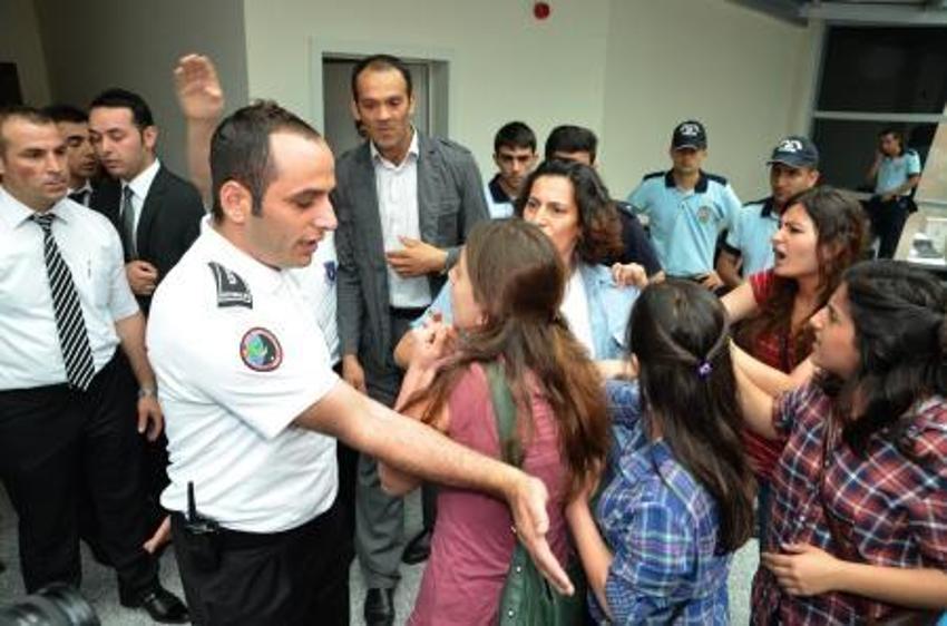 Trabzon'da yumurtalı protesto