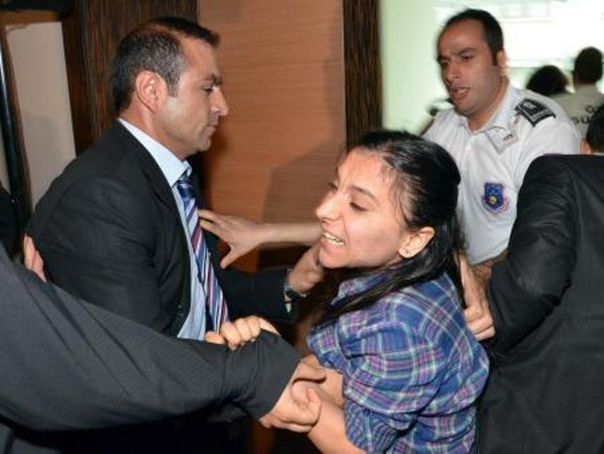 Trabzon'da yumurtalı protesto