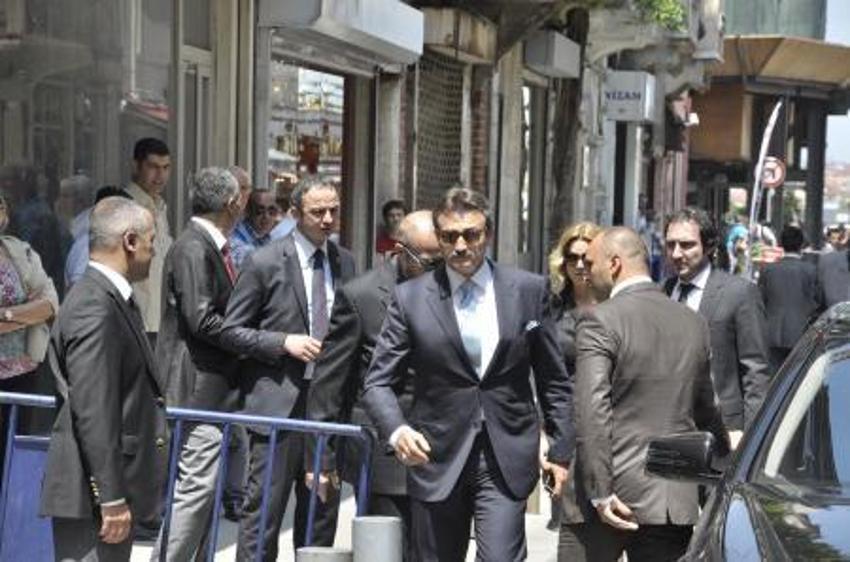 Son yolculuğuna böyle uğurlandı