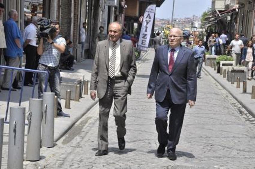 Son yolculuğuna böyle uğurlandı