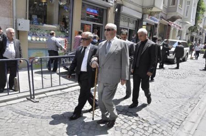 Son yolculuğuna böyle uğurlandı