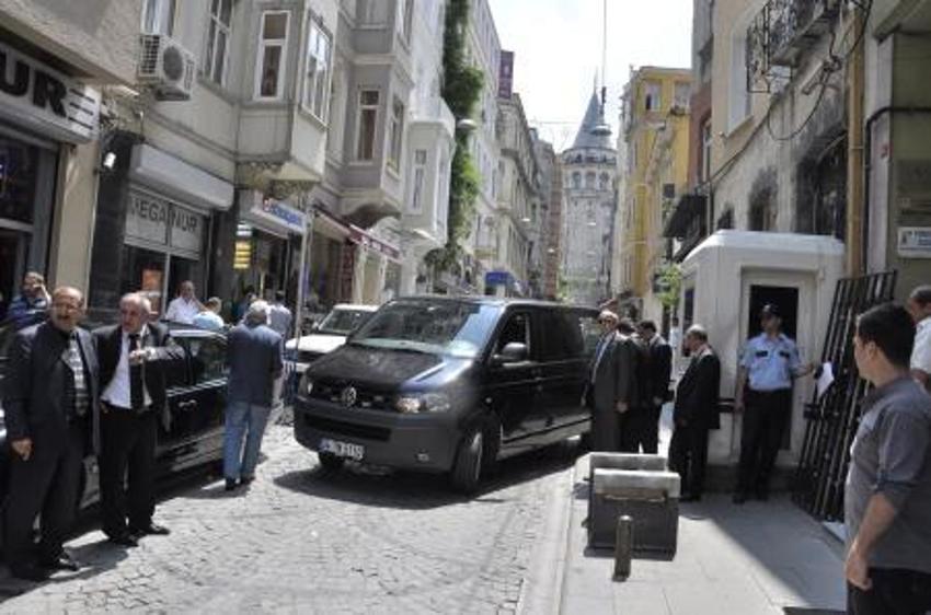 Son yolculuğuna böyle uğurlandı
