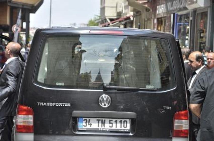 Son yolculuğuna böyle uğurlandı