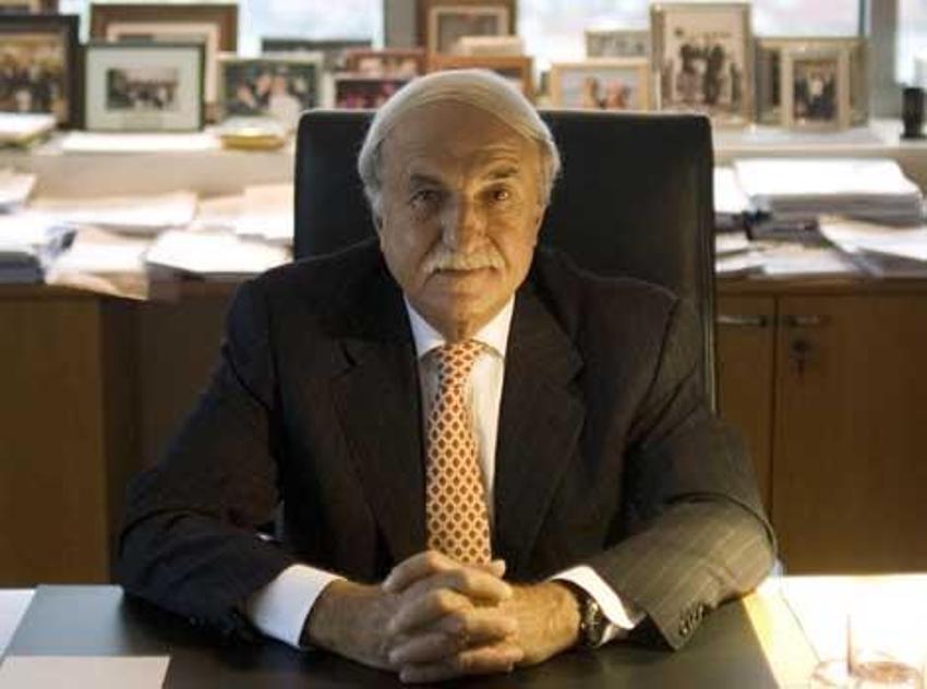 Hüsnü Özyeğin kimdir?