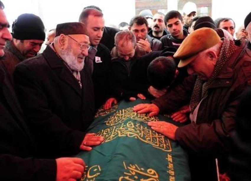 Azer Bülbül son yolculuğuna uğurlandı