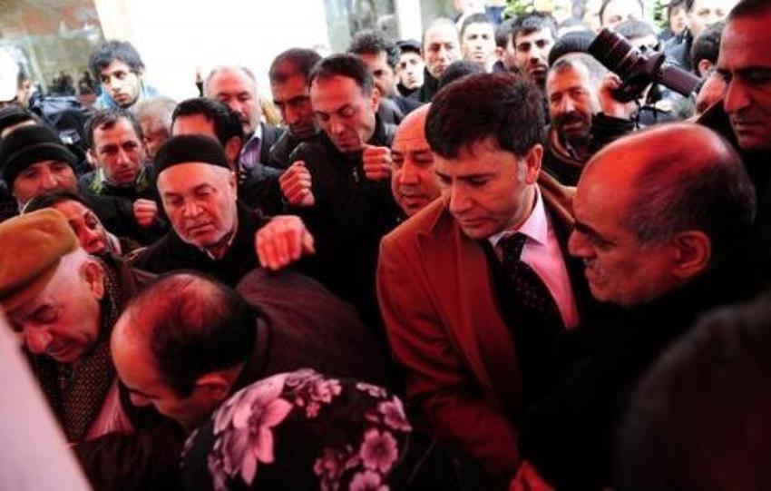 Azer Bülbül son yolculuğuna uğurlandı