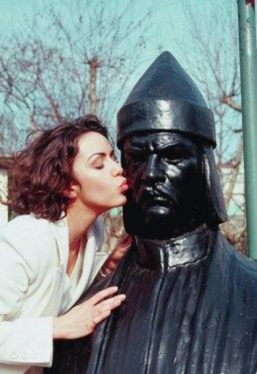 Karolin Fişekçi'nin seks temalı çalışmaları