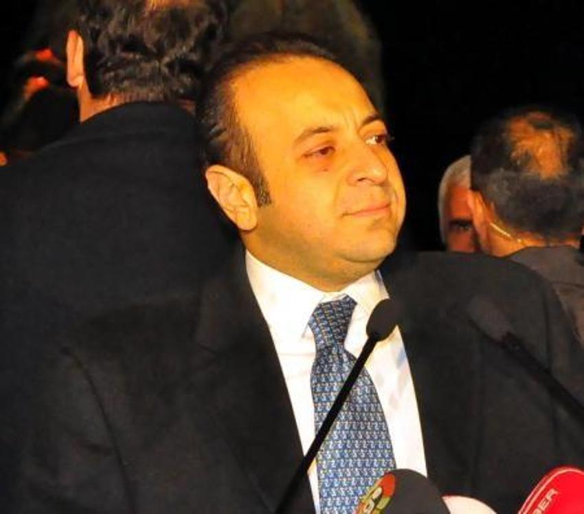 Bakan Bağış'a yumurtalı protesto