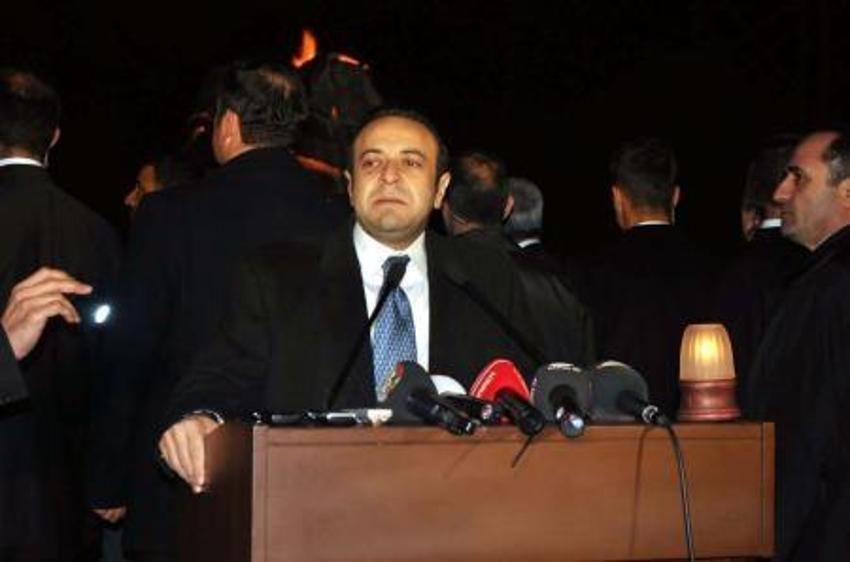 Bakan Bağış'a yumurtalı protesto