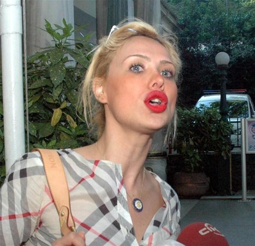Esra - Ceyda Kardeşler