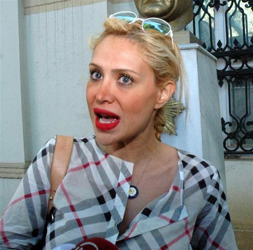 Esra - Ceyda Kardeşler