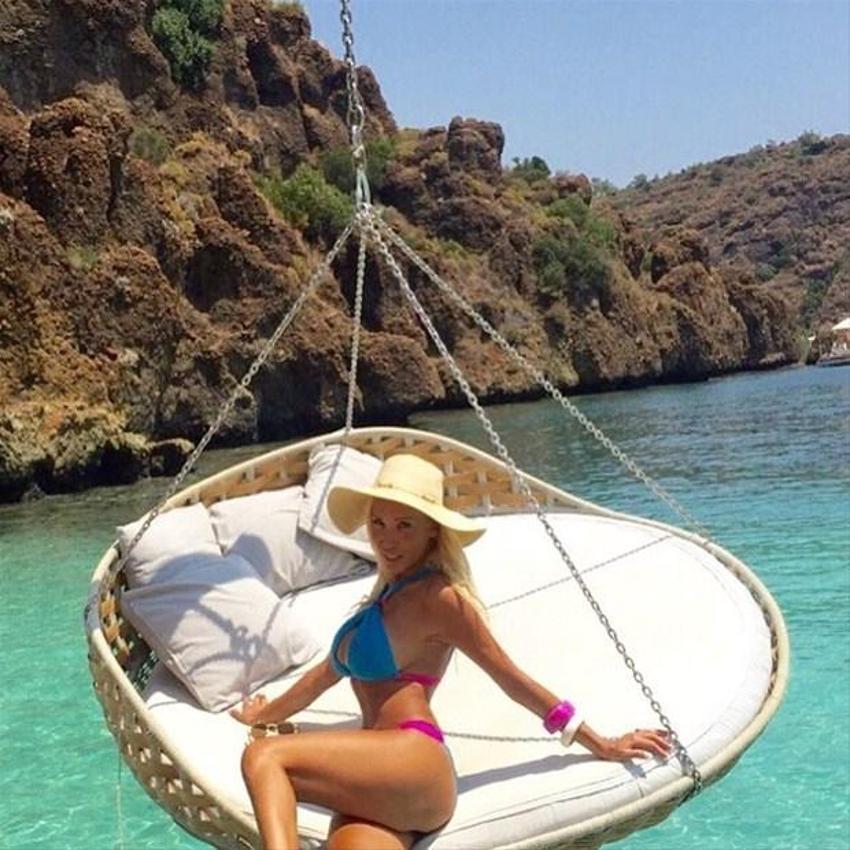 Esra - Ceyda Kardeşler